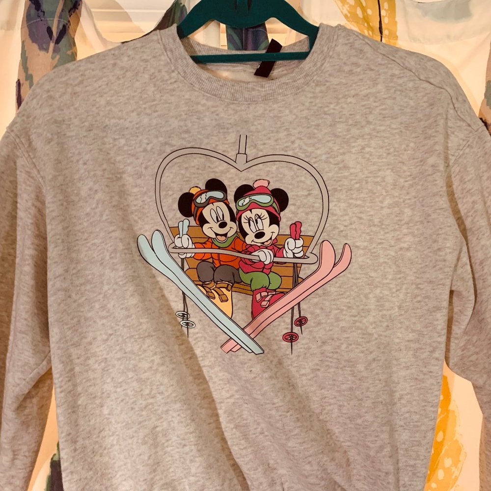 H & M CROPPED DISNEY SWEATSHIRT (w/ free gift!)